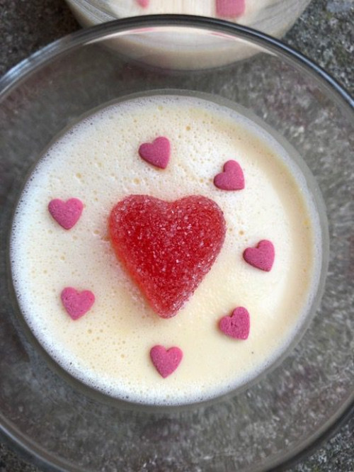 Vaniljpannacotta med geléhjärtan