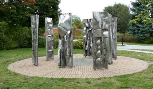 Skulptur Markerna Vallby, Tommy Widing, Roland Haeberlein och Ennio Morricone