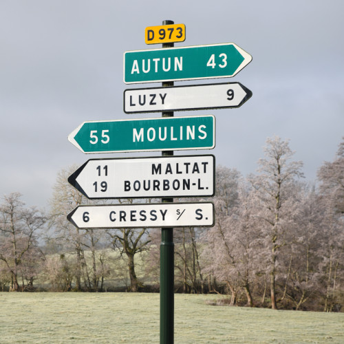 Route D973 mellan Moulins och Beaune