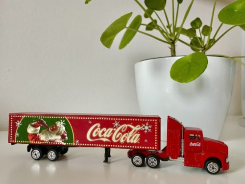 Coca cola lastbil med jultomte