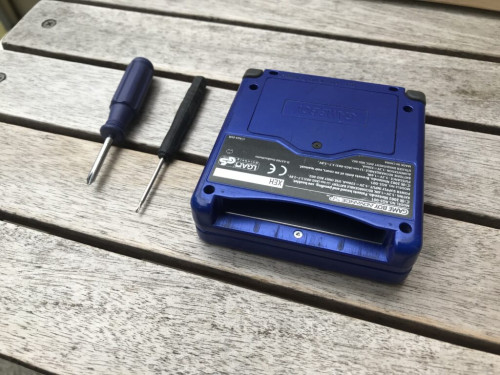 Gameboy Advance SP: Batteri- och skärmbyte